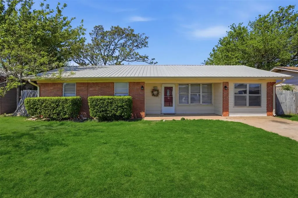 Photo 4 — 1511 D Street, Snyder, OK 73566