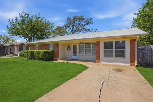 Photo 7 — 1511 D Street, Snyder, OK 73566