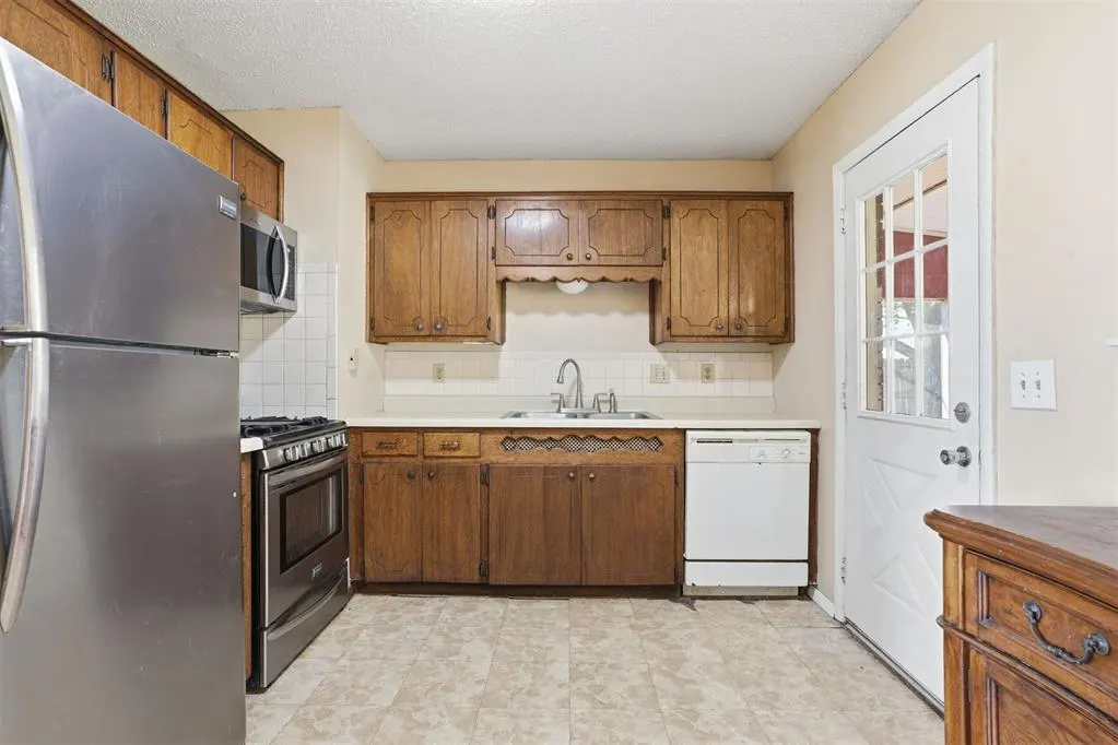 Photo 19 — 1511 D Street, Snyder, OK 73566
