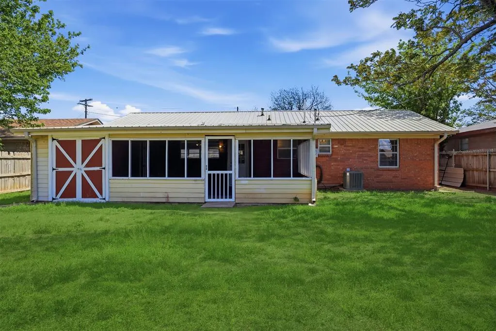 Photo 42 — 1511 D Street, Snyder, OK 73566