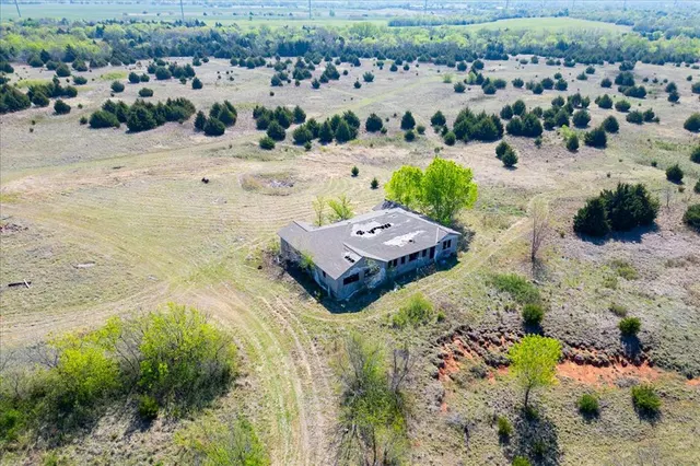 Photo 8 — 720 NW Richland Road, Piedmont, OK 73078