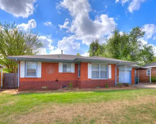 Sold home at 628 E Bouse Drive