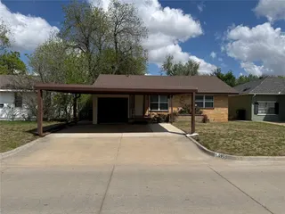 Sold home at 525 SW 2nd Street