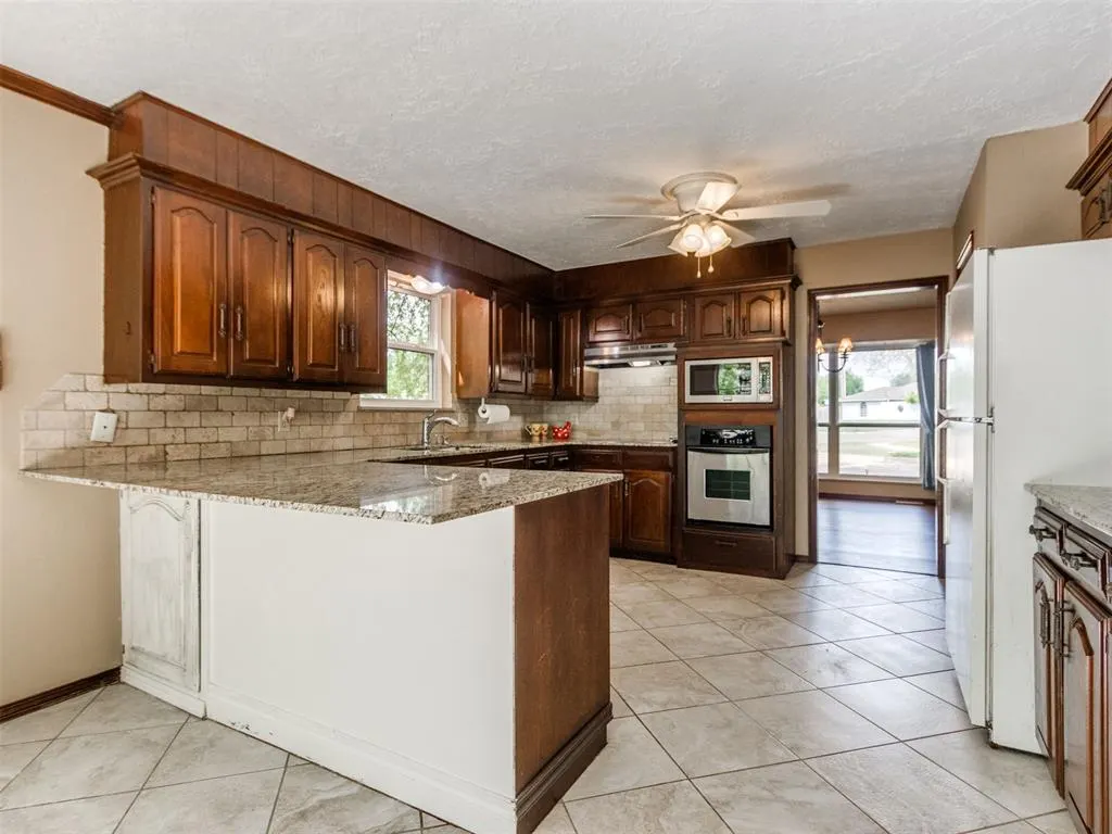 Photo 18 — 337 George L Cross Drive, Norman, OK 73069