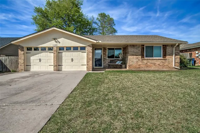 Front exterior — 1109 Teal Place, Edmond, OK 73003