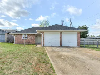 Sold home at 312 E Elder Lane