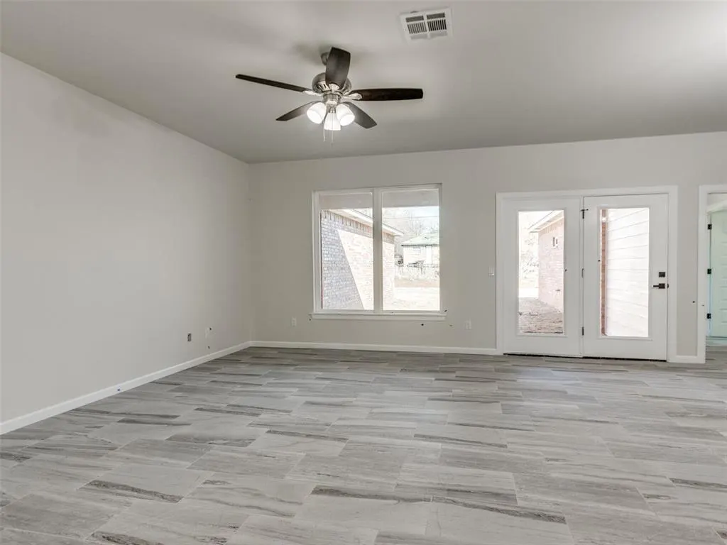 Photo 6 — 1509 NE 7 Street A, Oklahoma City, OK 73117