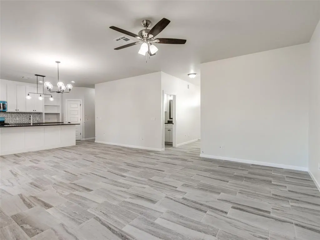Photo 8 — 1509 NE 7 Street A, Oklahoma City, OK 73117