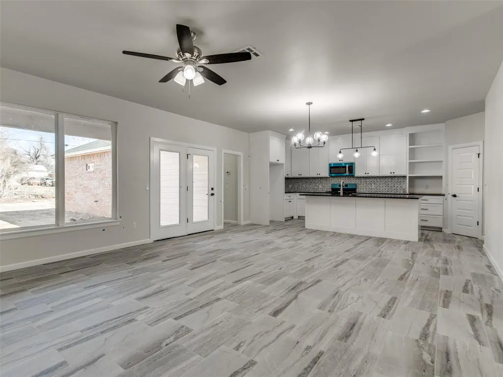 Photo 10 — 1509 NE 7 Street A, Oklahoma City, OK 73117