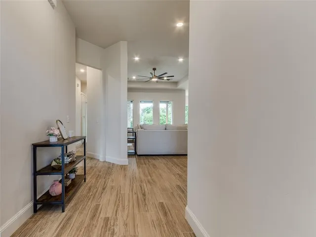 Photo 3 — 516 S Freedom Drive, Mustang, OK 73064