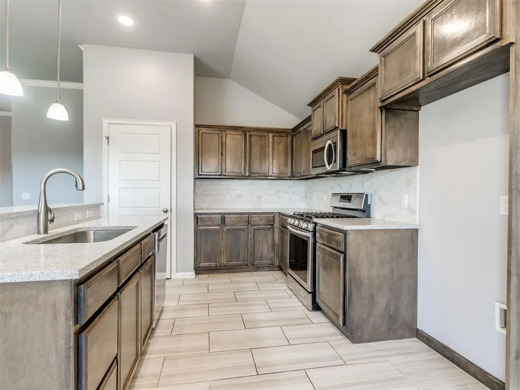 Photo 8 — 4308 Condor Drive, Norman, OK 73072