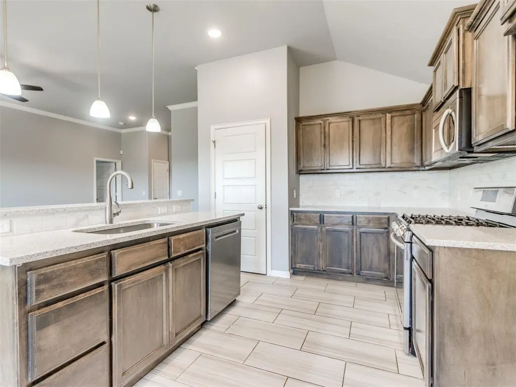 Photo 9 — 4308 Condor Drive, Norman, OK 73072