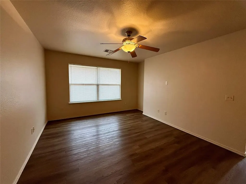 Photo 3 — 5 Lombardy Place, Clinton, OK 73601