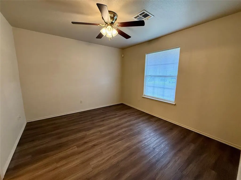 Photo 6 — 5 Lombardy Place, Clinton, OK 73601