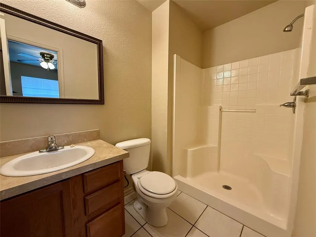 Photo 8 — 5 Lombardy Place, Clinton, OK 73601