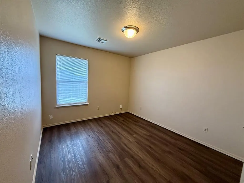 Photo 12 — 5 Lombardy Place, Clinton, OK 73601