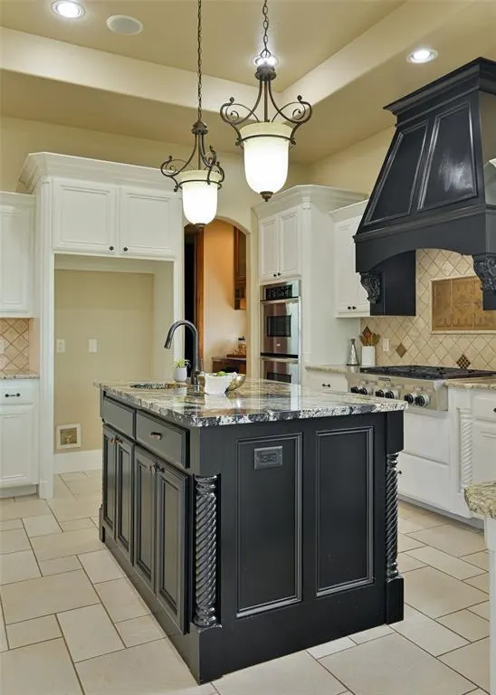 Photo 12 — 11601 Marbella Drive, Oklahoma City, OK 73173