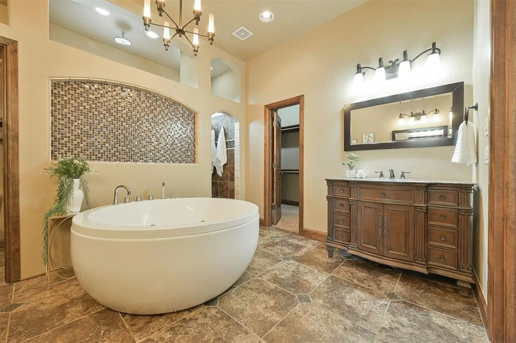 Photo 23 — 11601 Marbella Drive, Oklahoma City, OK 73173