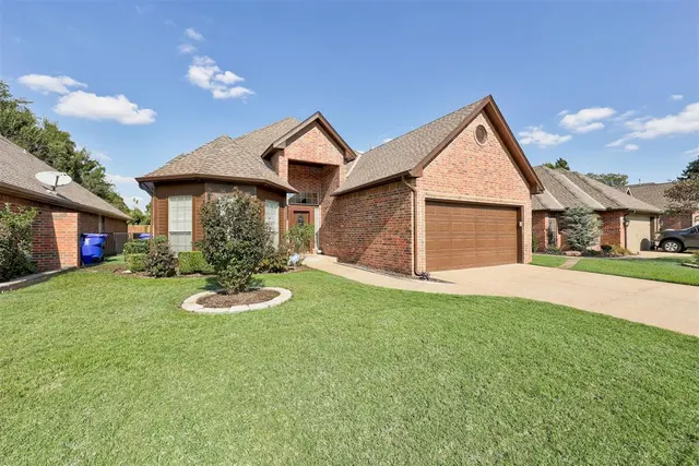 Photo 5 — 1137 Pinehurst Drive, Norman, OK 73072