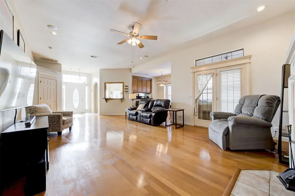 Photo 11 — 1137 Pinehurst Drive, Norman, OK 73072