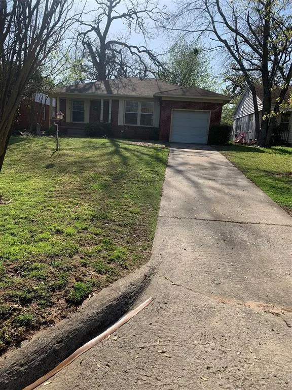 Front exterior — 1006 N Market Street, Shawnee, OK 74801