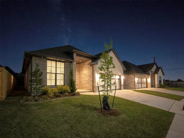 Photo 4 — 2905 SW 132nd Street, Oklahoma City, OK 73170