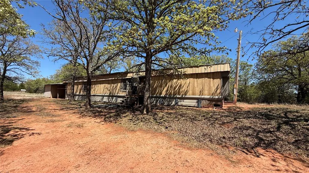 Photo 3 — 25591 Blackjack Lane, Macomb, OK 74852