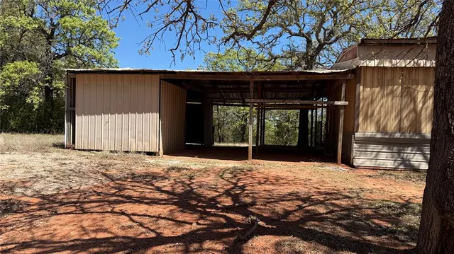 Photo 4 — 25591 Blackjack Lane, Macomb, OK 74852