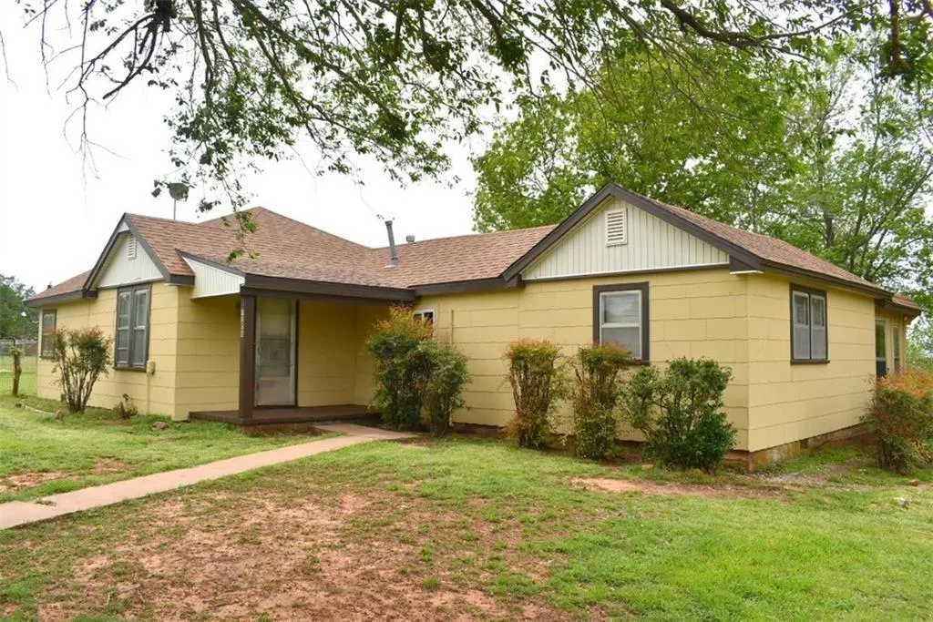 Front exterior — 1208 S Grand, Ninnekah, OK 73067