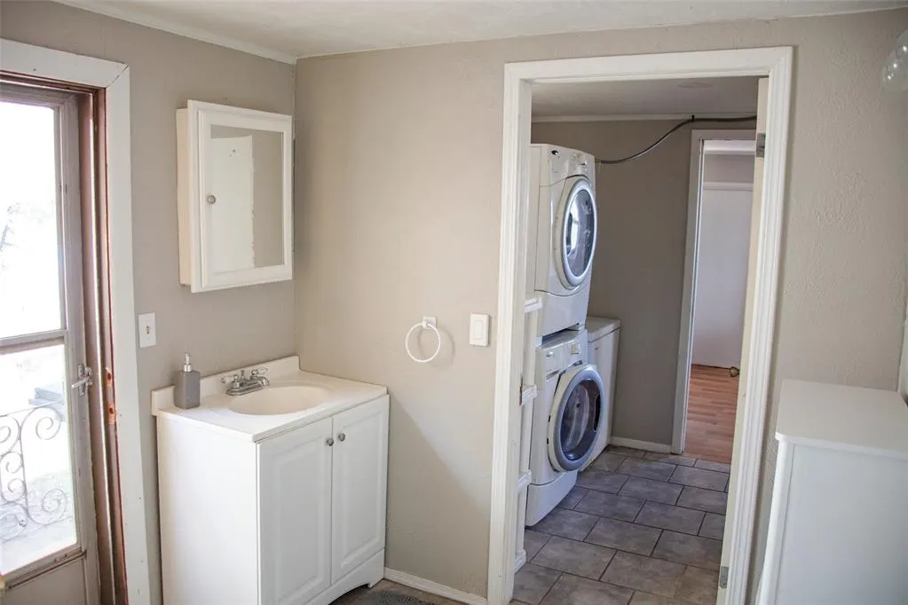 Photo 23 — 1208 S Grand, Ninnekah, OK 73067
