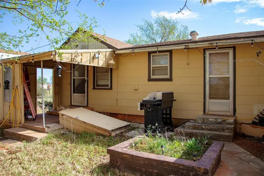 Photo 24 — 1208 S Grand, Ninnekah, OK 73067