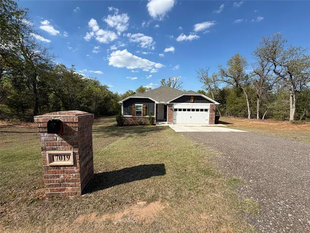 Front exterior — 17019 Oak Ridge Circle, Newalla, OK 74857