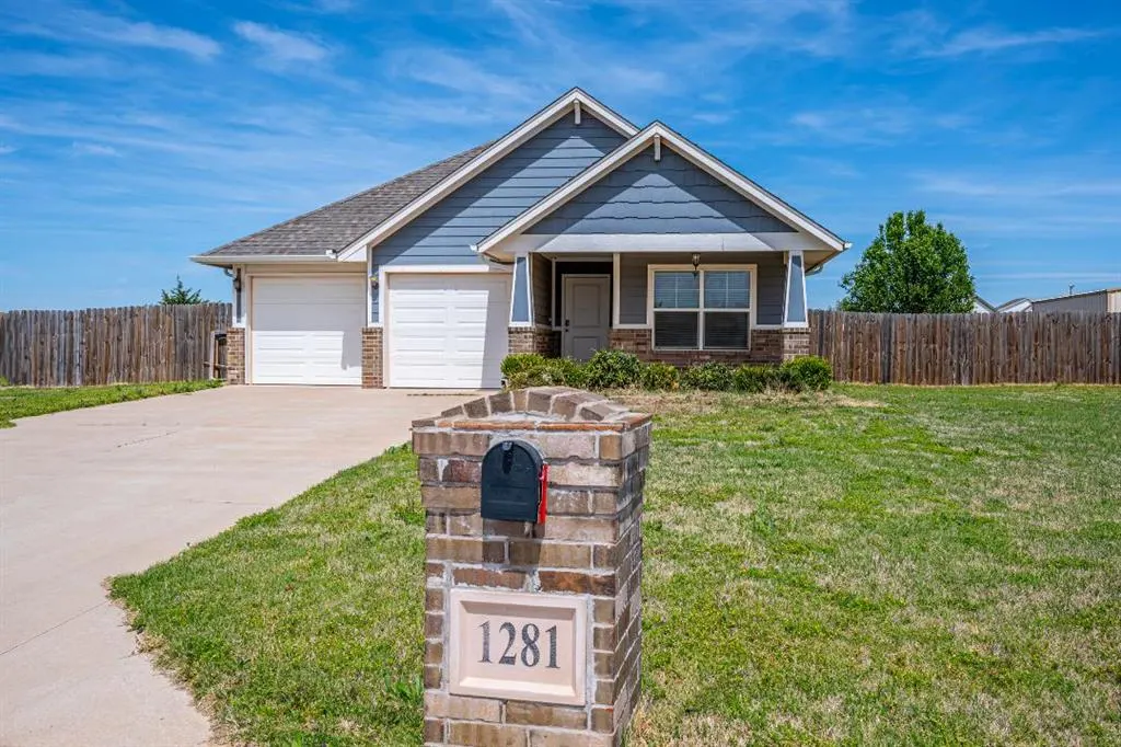 Photo 2 — 1281 Lakeview Drive, Edmond, OK 73034