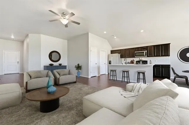 Photo 4 — 1281 Lakeview Drive, Edmond, OK 73034