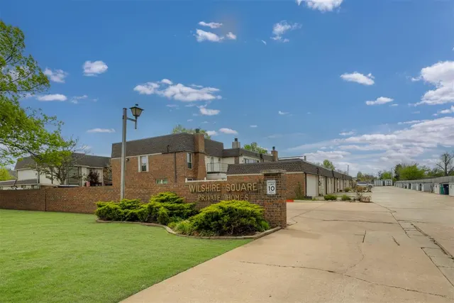Photo 2 — 7821 W Old Hickory Lane, Oklahoma City, OK 73116