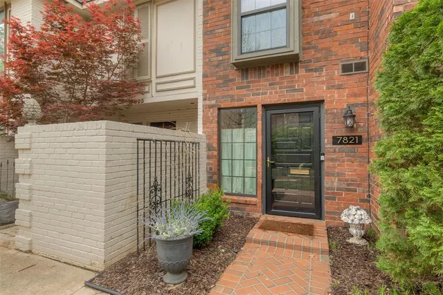 Photo 4 — 7821 W Old Hickory Lane, Oklahoma City, OK 73116