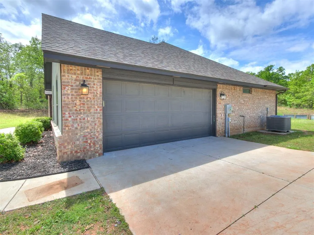 Photo 36 — 19430 Hidden Pines Drive, Norman, OK 73026