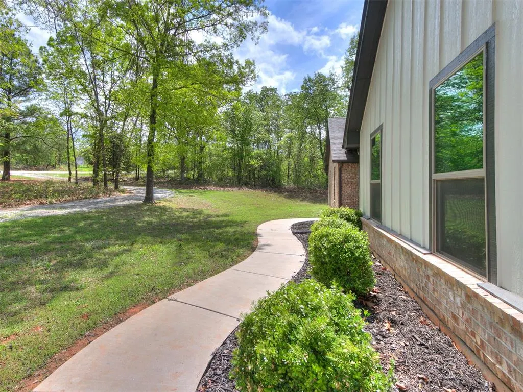 Photo 40 — 19430 Hidden Pines Drive, Norman, OK 73026