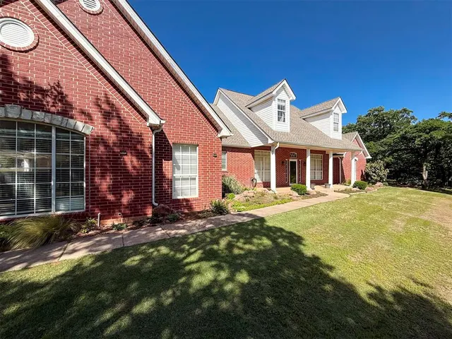 Photo 2 — 23505 E Waterloo Road, Luther, OK 73054