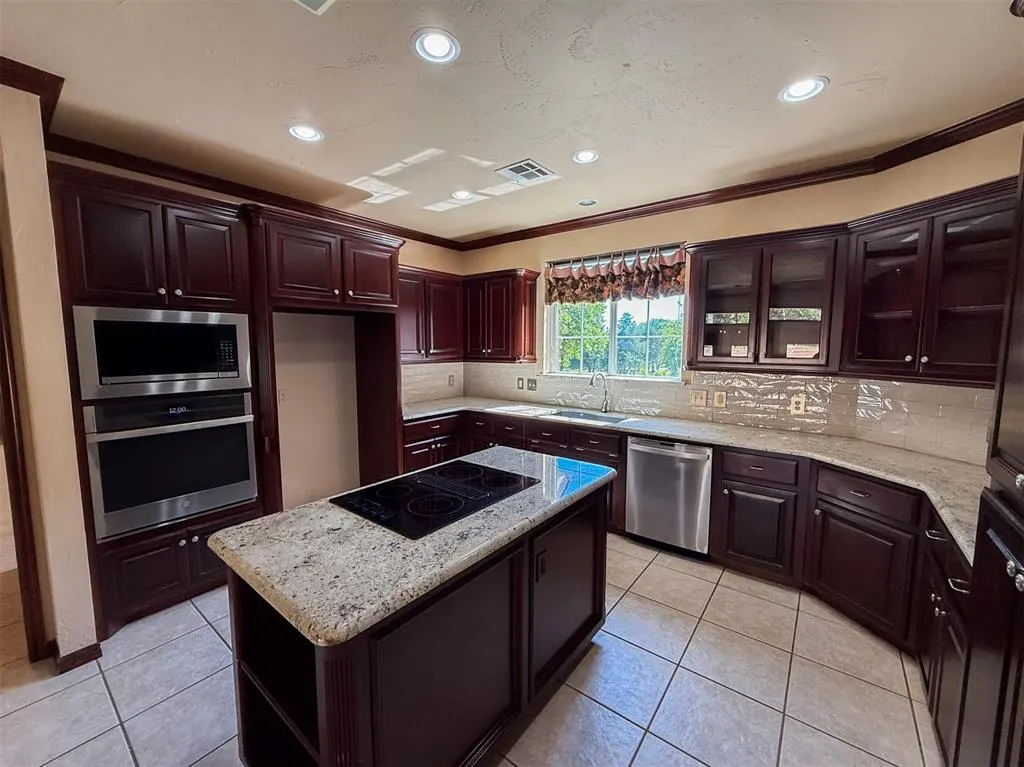 Photo 16 — 23505 E Waterloo Road, Luther, OK 73054
