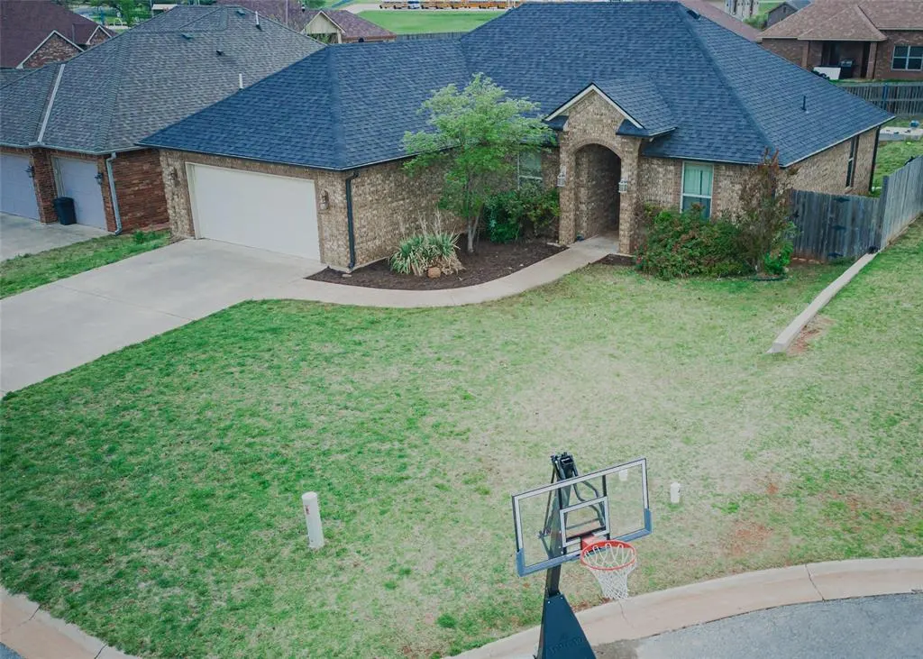 Photo 3 — 1430 Limestone Way, Elgin, OK 73538