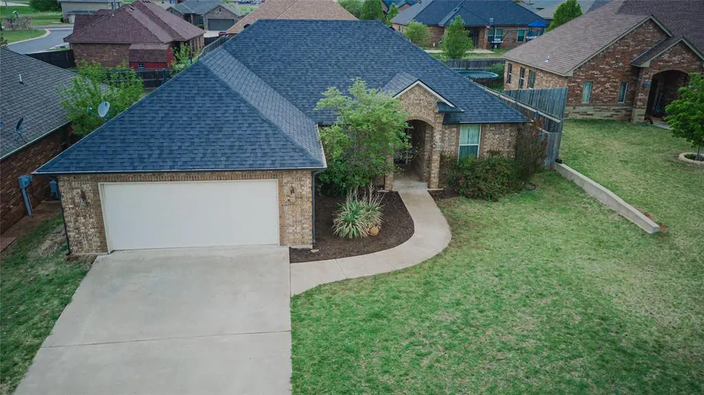 Photo 6 — 1430 Limestone Way, Elgin, OK 73538