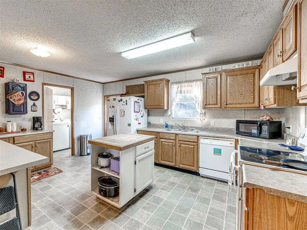 Photo 18 — 22650 Rio Bravo, Tecumseh, OK 74873