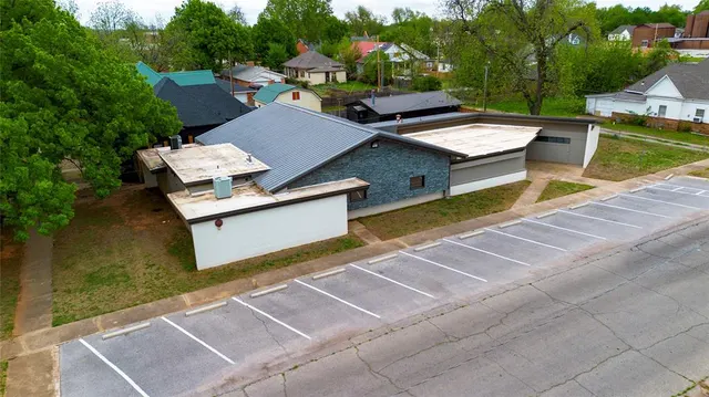 Photo 4 — 307 S 7th Street, Chickasha, OK 73018