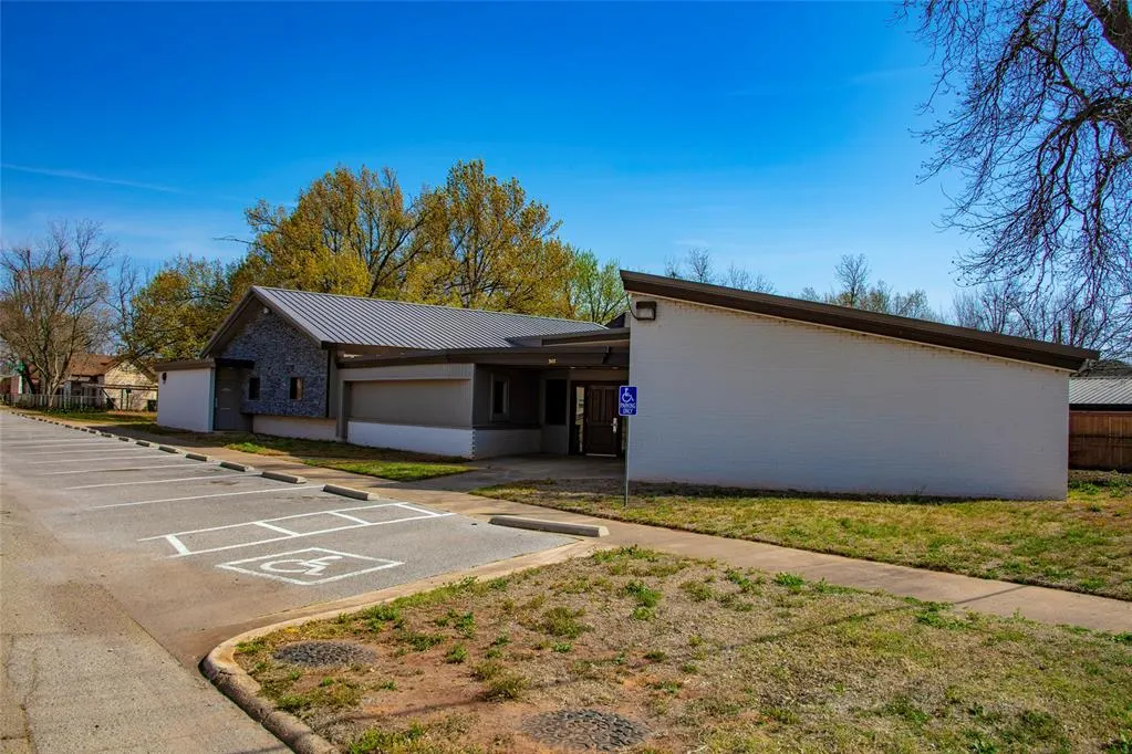 Front exterior — 307 S 7th Street, Chickasha, OK 73018