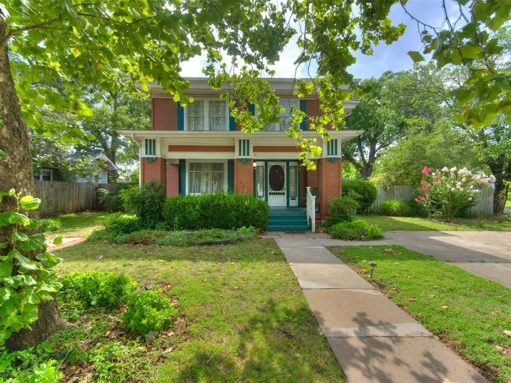 Front exterior — 604 S Crawford Street, Norman, OK 73069