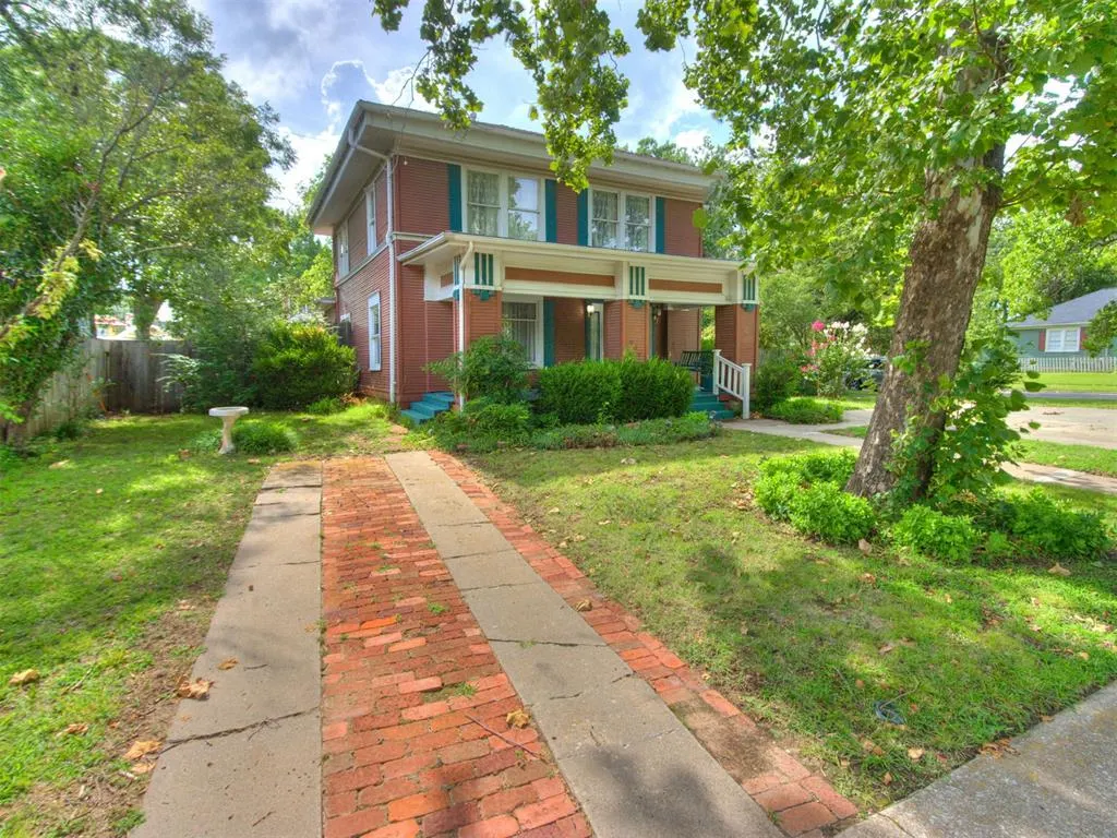 Photo 3 — 604 S Crawford Street, Norman, OK 73069