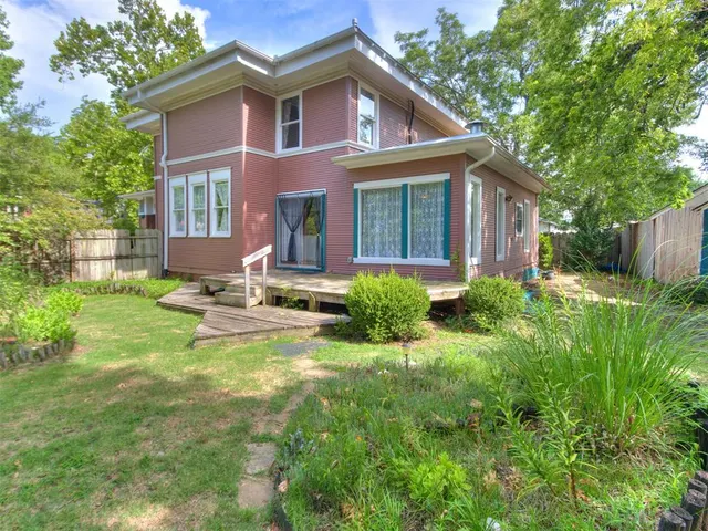 Photo 4 — 604 S Crawford Street, Norman, OK 73069
