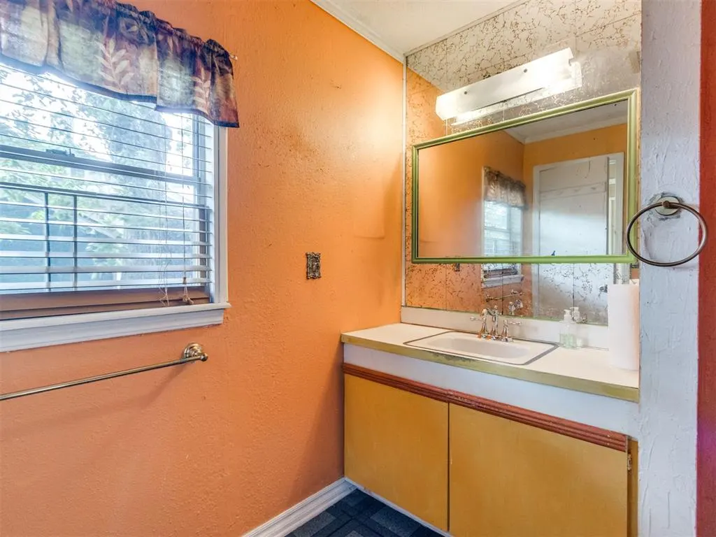 Photo 14 — 604 S Crawford Street, Norman, OK 73069