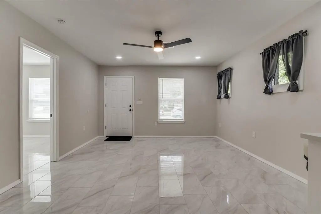 Photo 3 — 417 SE 23rd Street, Oklahoma City, OK 73129
